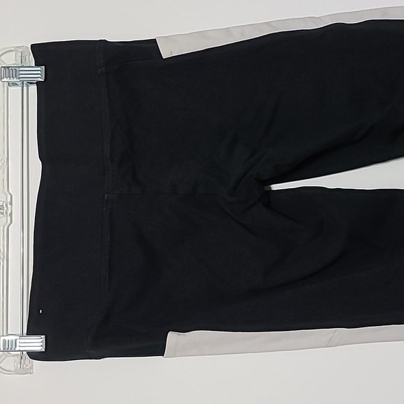 PINK Yoga Victoria's Secret Leggings Black Gray White Colorblock- Size Small - Picture 9 of 14